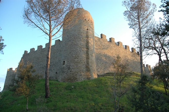 9th century Umbrian castle for sale trasimeno