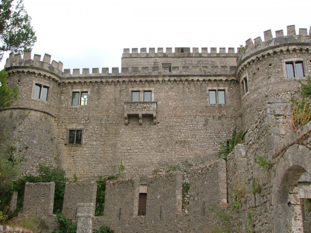 Abruzzo Large Medieval Castle for sale