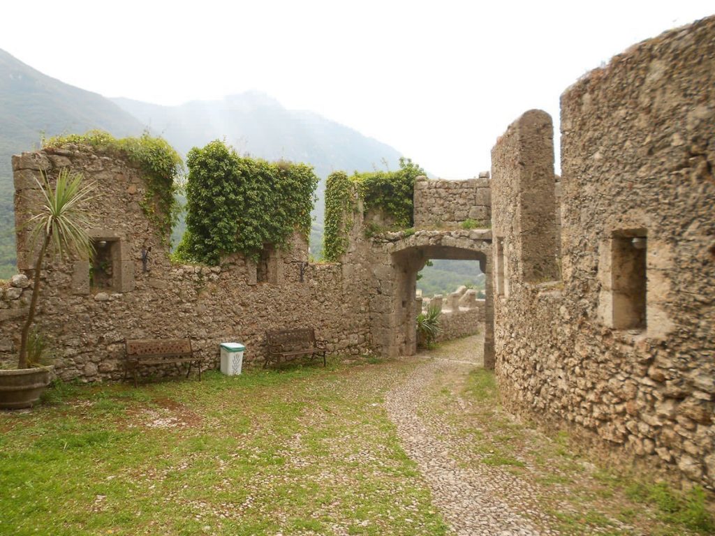 A Crown of Stone: Abruzzo’s Timeless Medieval Masterpiece