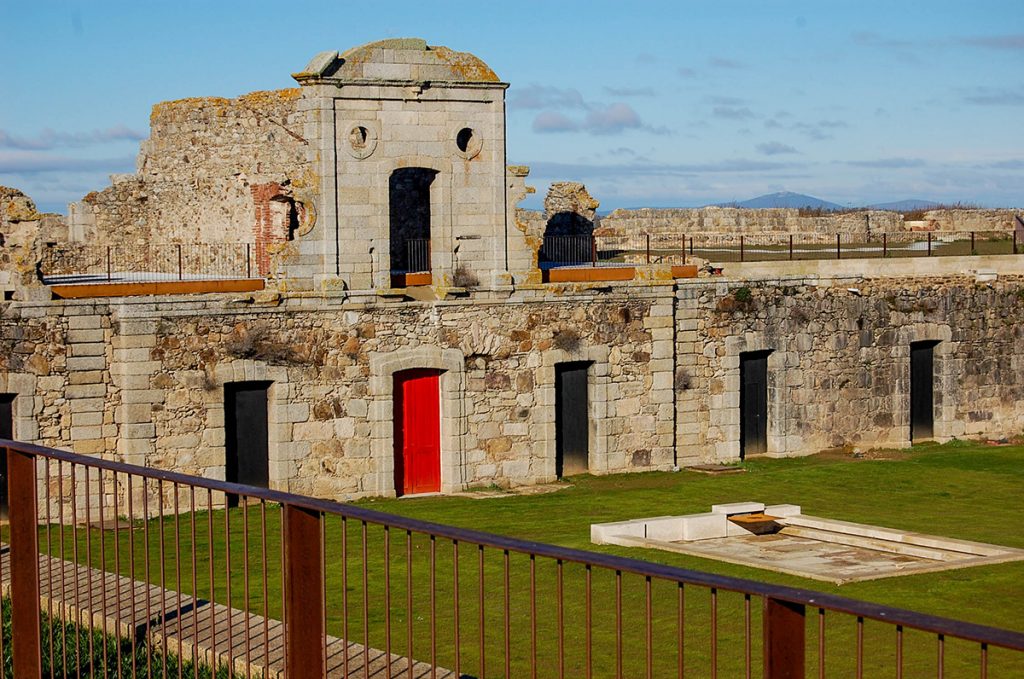 Aldea del Obispo: Where 16th-Century Majesty Meets Iberian Grandeur - 5