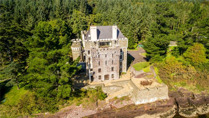 An Culu Castle for sale
