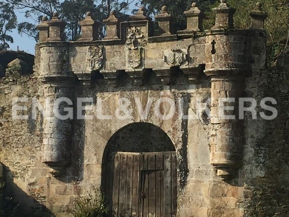 Asturias-Spain-XV-Century-Castle-for-sale-