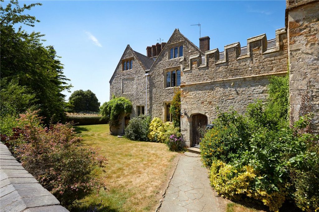Astwell Castle: A Whisper of the 15th Century in Northamptonshire’s Golden Countryside