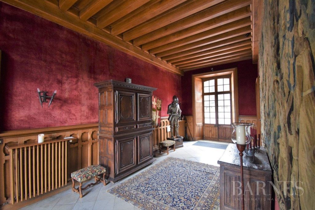 Aubigny-sur-Nère Castle for sale