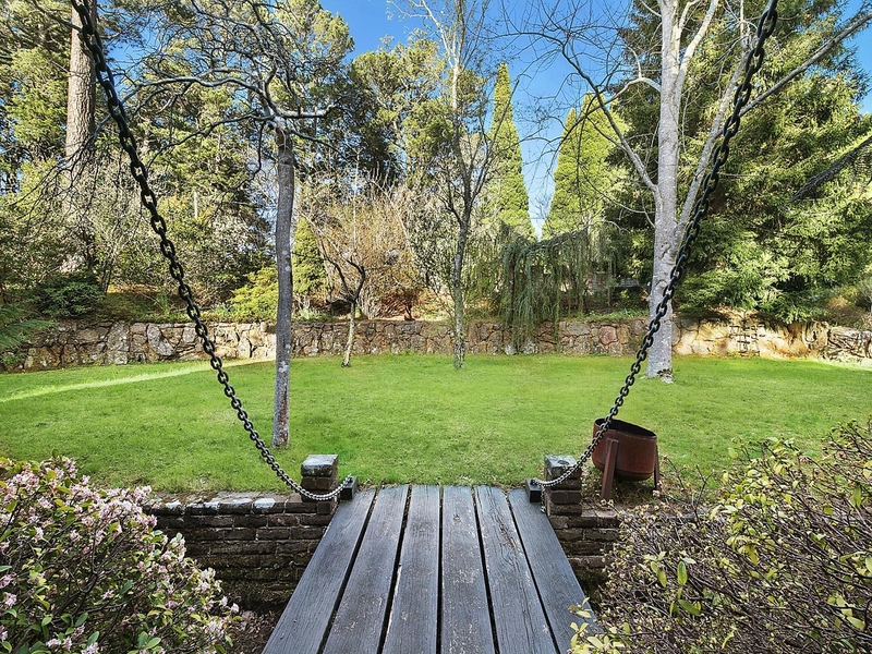 A Tudor Dream Awakens in the Blue Mountains’ Embrace
