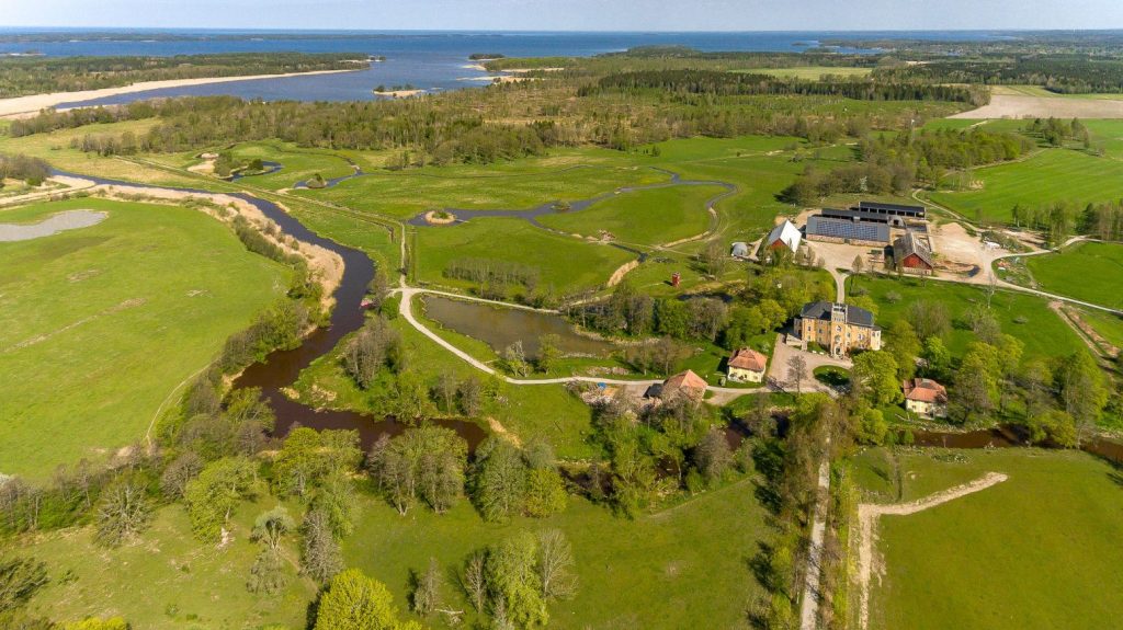 Börstorp: A Lakeside Crown Where Time Stands Still