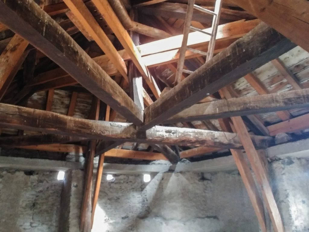 The Watchtower of Brioude: A 13th-Century Sentinel’s Legacy - 5