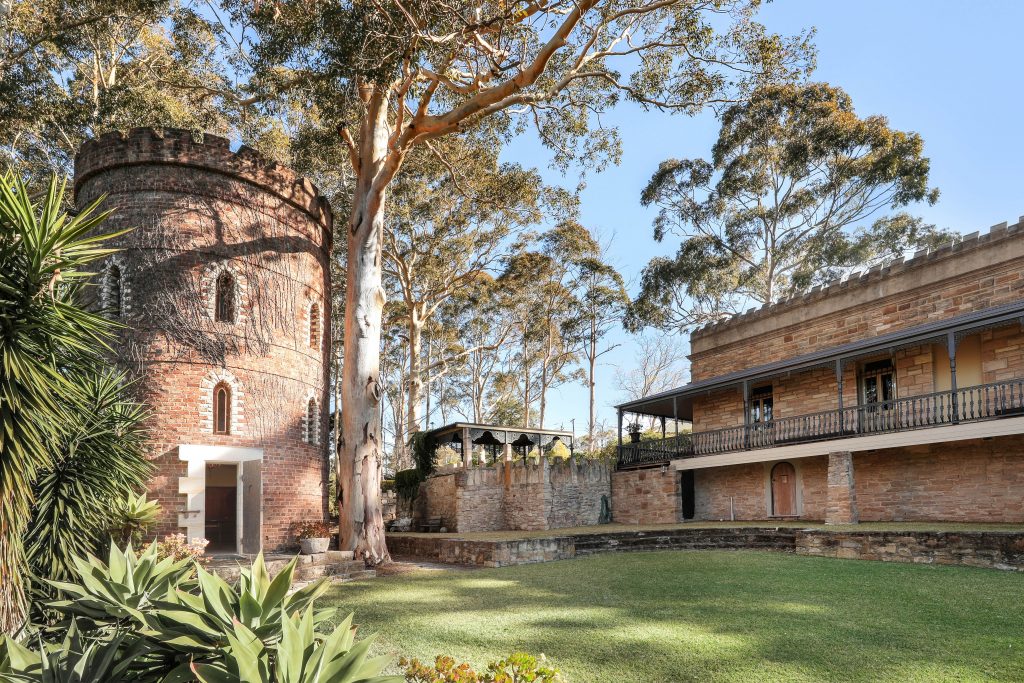 Bunda House: A Victorian Dream Woven in Sandstone & Time