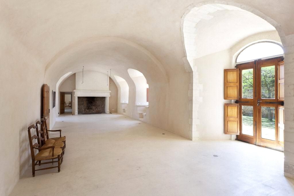 Whispers of the Comte: A 11th-Century Luberon Château Veiled in Time - 5