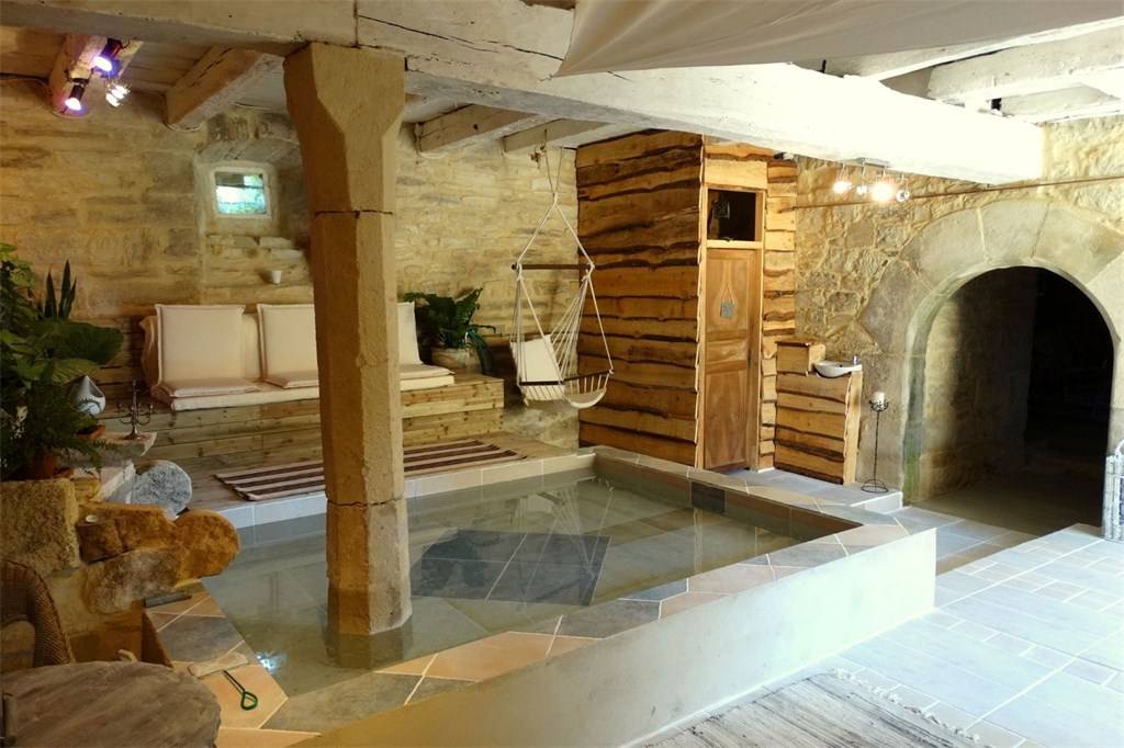 A Timeless Crown: 10th & 17th Century Château in the Lot Valley’s Embrace - 5