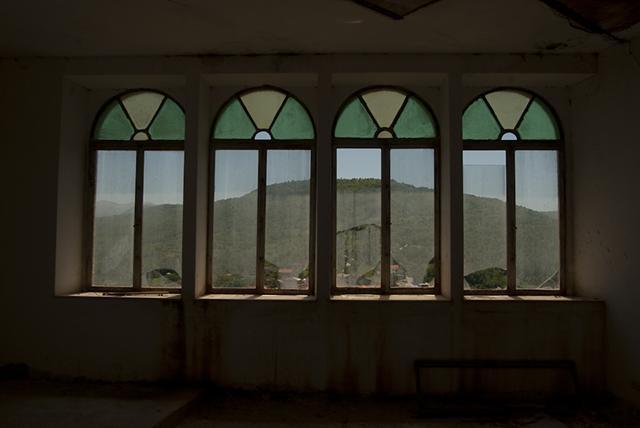 The Eagle’s Keep: A Medieval Fortress Crowned in Molise’s Wild Splendor - 5