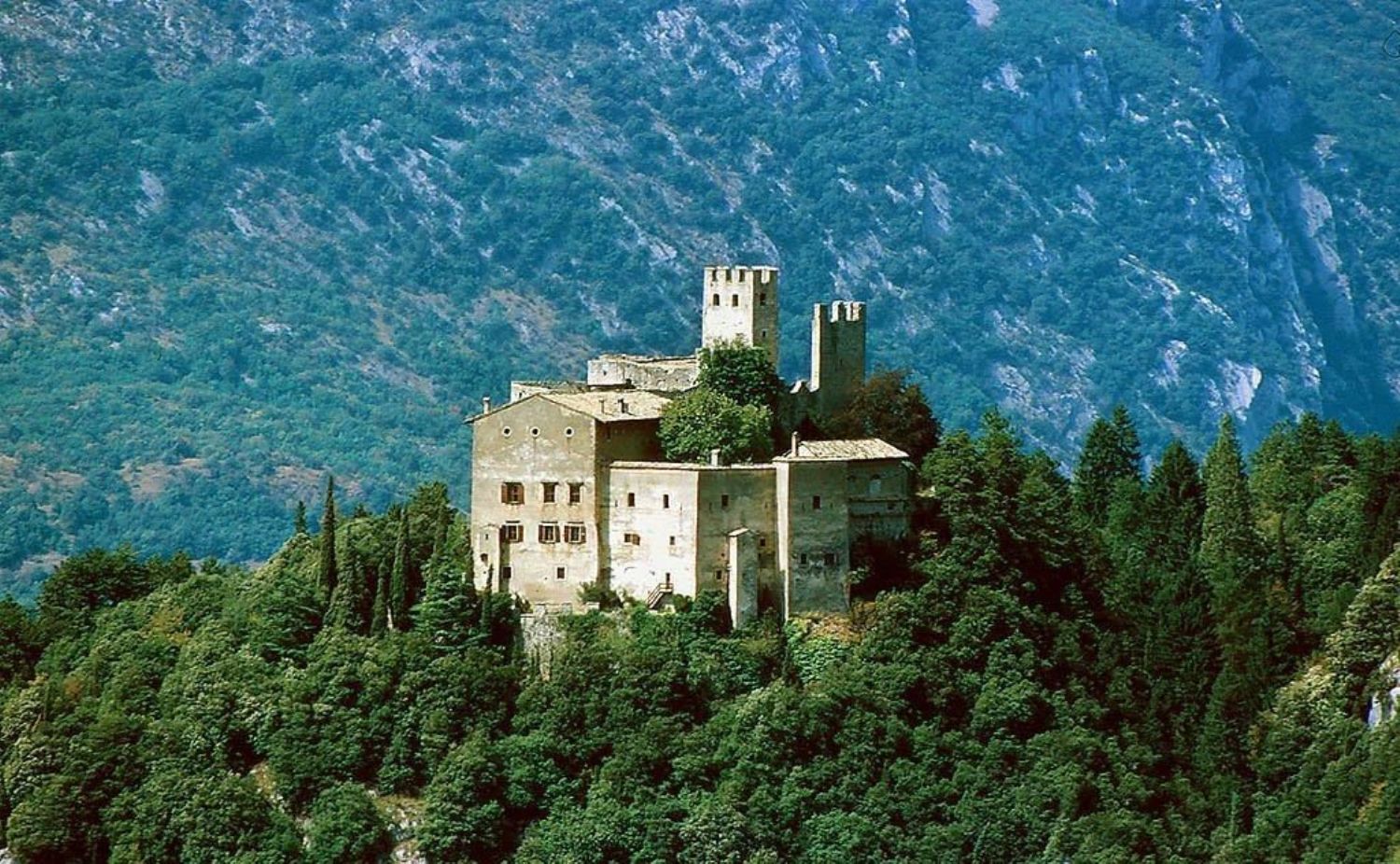 €5.5m Trento, ITALY. XII Century Castle For Sale Castleist