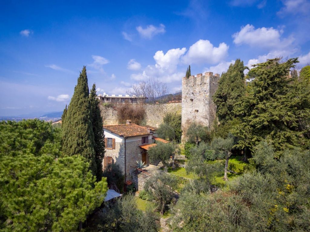 Castle in Camaiore for sale