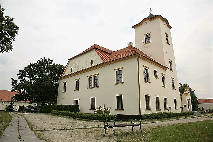 Černá’s Crown: A Restored Bohemian Castle Retreat Between Prague & Vienna