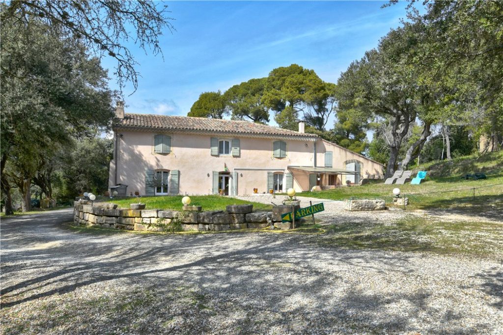A Crown of Stone & Light: Château des Rêves in Provence’s Golden Hills