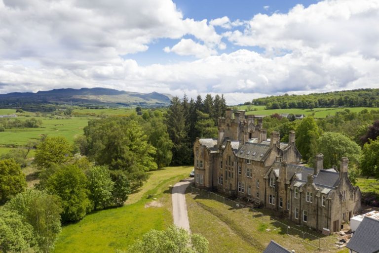 £310k£575k Loch Lomond, SCOTLAND. Castle Apartments Castleist