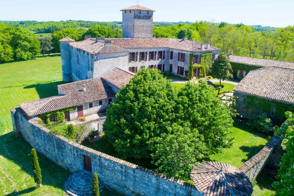 Damazan Agen France Castle for sale
