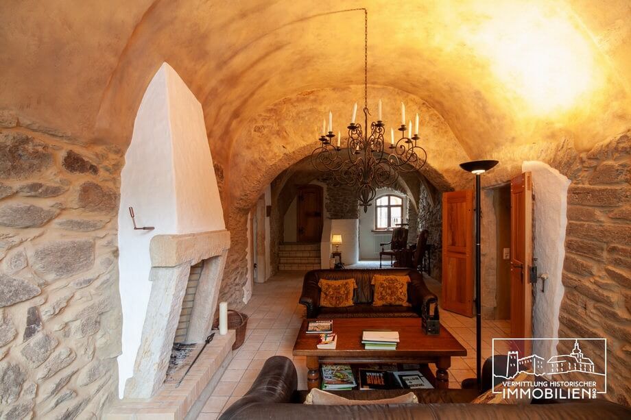 Whispers of the Renaissance: A Saxon Castle Reborn by the River’s Song