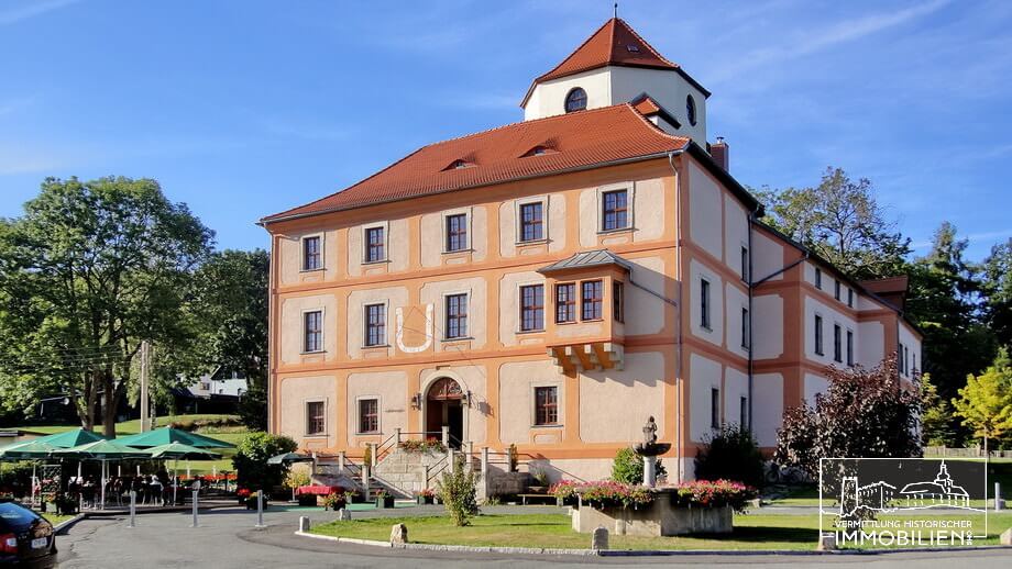 A 13th-Century Keep Reborn: Saxon Vogtland’s Crowned Castle & Gastronomic Jewel
