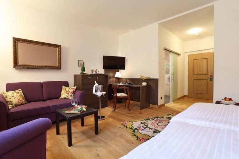 €1.8m SaxonyVogtland, GERMANY. Castle for Sale Castleist