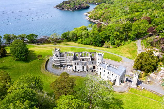 Where Legends Whisper: Glengarriff’s Crown Upon the Wild Atlantic