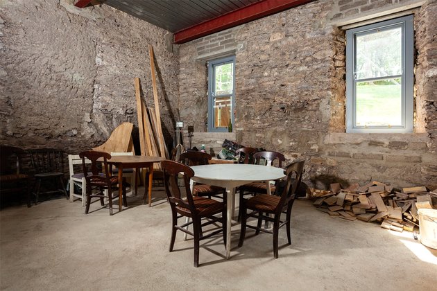 Where Legends Whisper: Glengarriff’s Crown Upon the Wild Atlantic