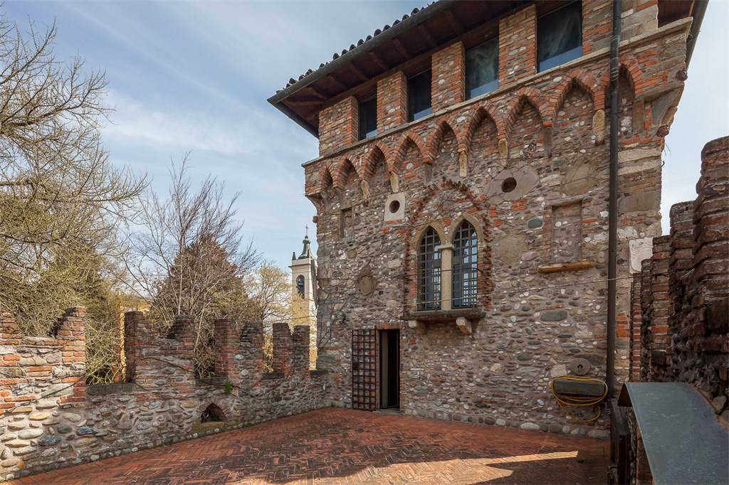 Gorle Castle Italy for sale