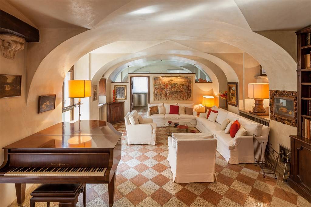 Gorle Castle: A Thirteenth-Century Dream Woven in Stone & Light - 5