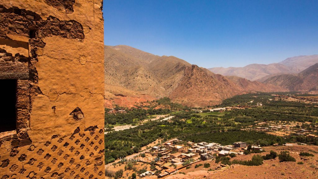 The Lion’s Watch: A Kasbah Crowned by Time and Legend - 5