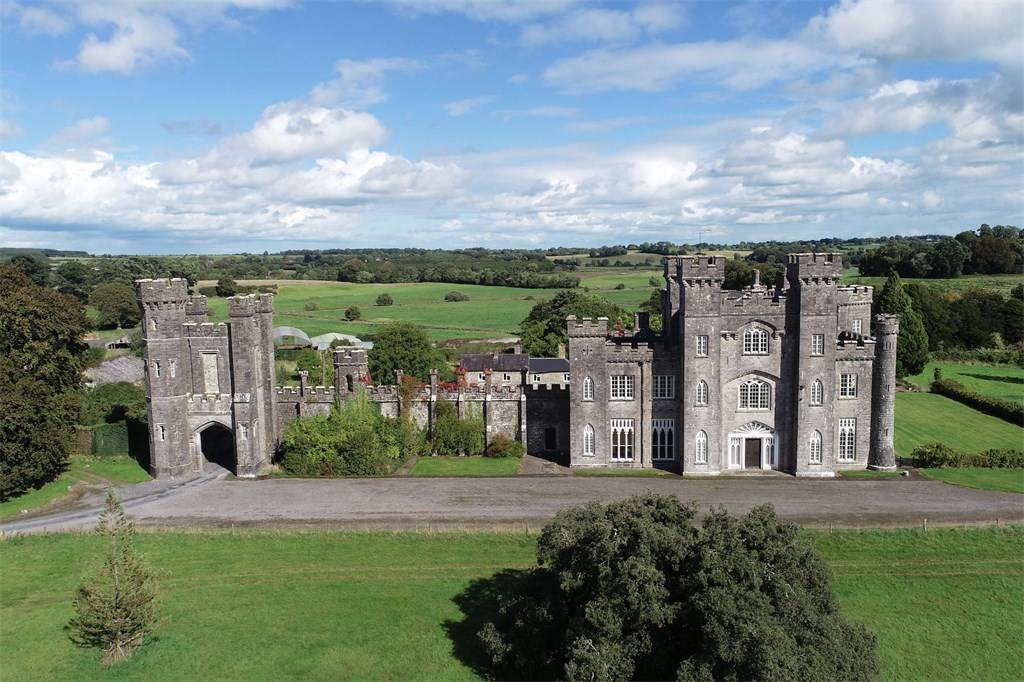 €5m Mullingar, IRELAND. Knockdrin Castle for sale Castleist