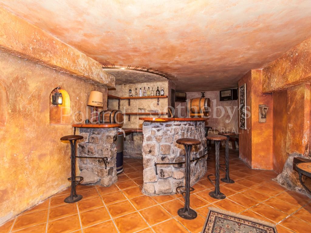 Krześlice: A Neo-Gothic Dream Reborn in Poland’s Golden Countryside - 5