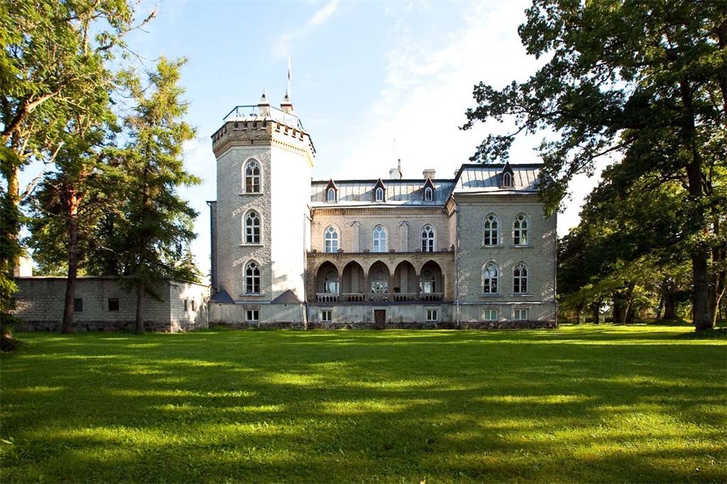 Laitse Castle: A Whisper of Baltic Grandeur, Where Time Stands Still