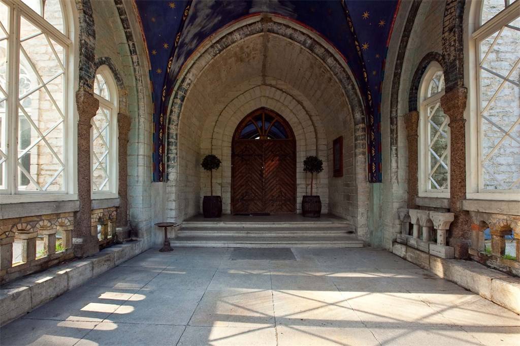 Laitse Castle: A Whisper of Baltic Grandeur, Where Time Stands Still