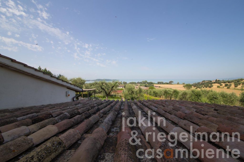 Whispers of the 13th Century: A Castle Apartment by Lake Trasimeno’s Shores - 5