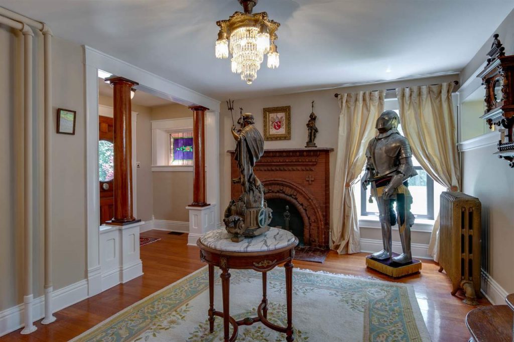 The Limestone Crown of Manhattan: A Castle Woven into the Wild