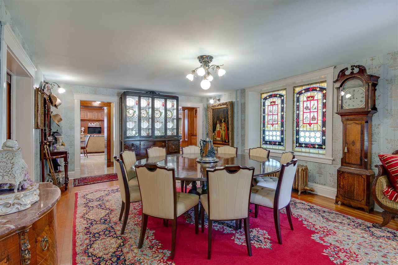 €1.75m Kansas, USA. High Quality Limestone Castle Castleist