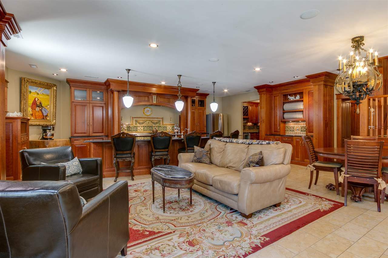 €1.75m Kansas, USA. High Quality Limestone Castle Castleist