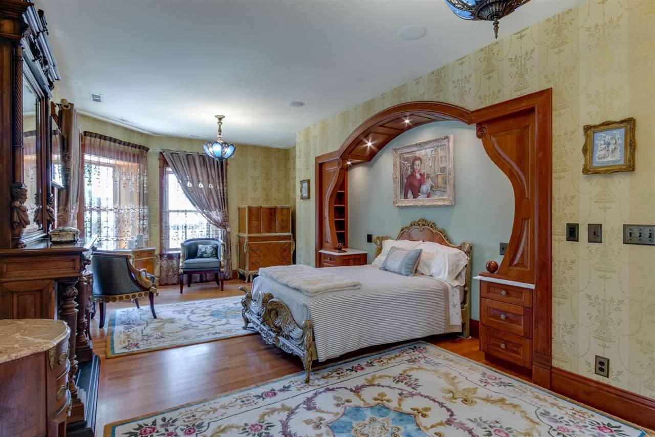 €1.75m Kansas, USA. High Quality Limestone Castle Castleist