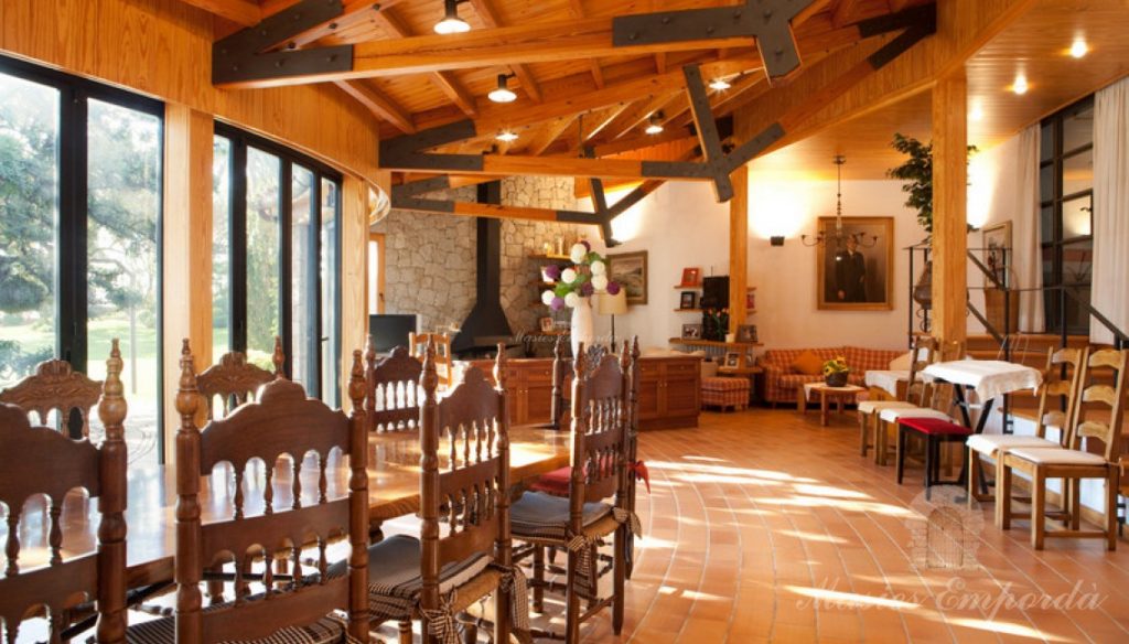 Whispers of Rome: A 15th-Century Tower & Garden Sanctuary in Maresme - 5