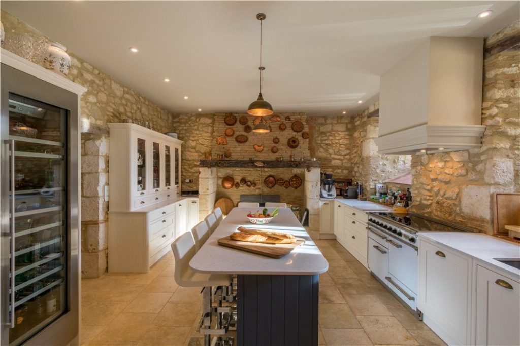 Mauvezin Midi Pyrenees Chateau for sale