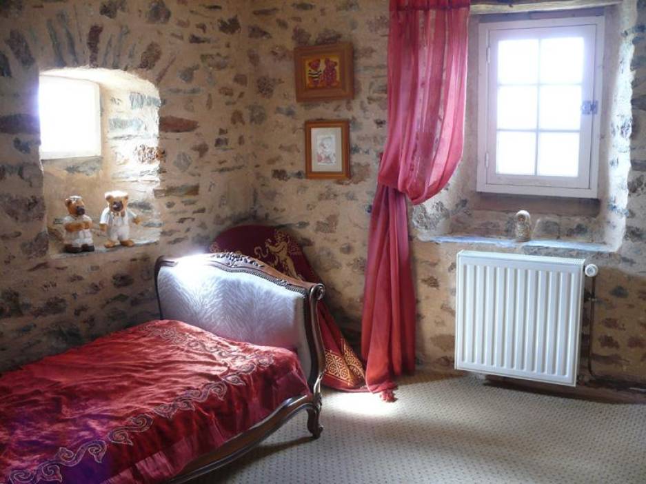 Normandy’s Timeless Moat-Encircled Château: A 15th-Century Dream Awakened - 5