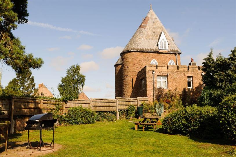 Pencraig’s Gothic Dream: A Revival Masterpiece by Edward Blore
