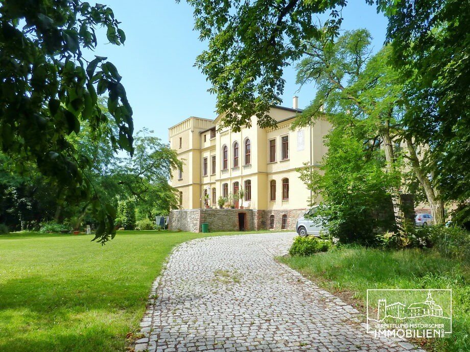 Neorenaissance Castle for sale in the Leipzig region