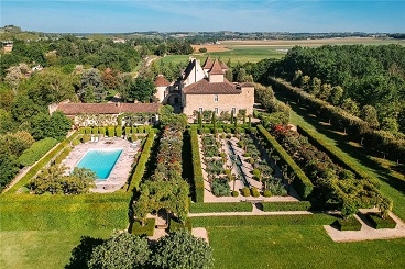Nérac’s Timeless Crown: A 12th-Century Château Reborn in Aquitaine’s Golden Light