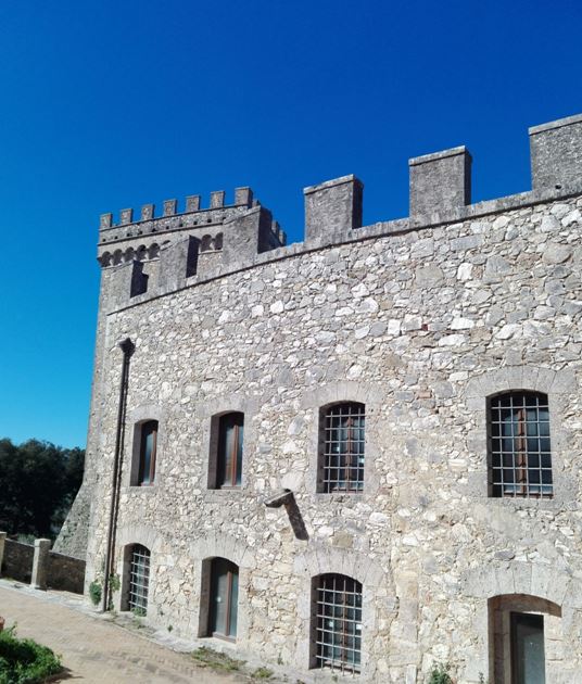 Palazzo al Piano Castle for sale Italy