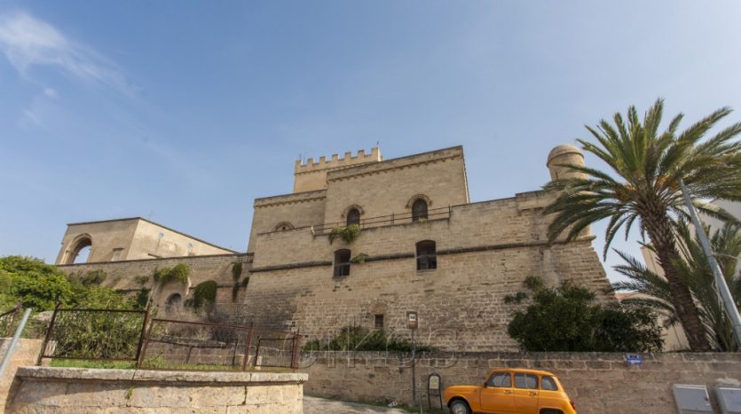 A 14th-Century Crown in Salento’s Golden Heart—Where Time Stands Still