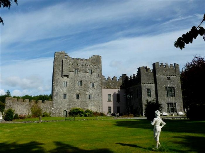 Portlick Castle: Where Ireland’s Whispering Past Meets Timeless Grandeur