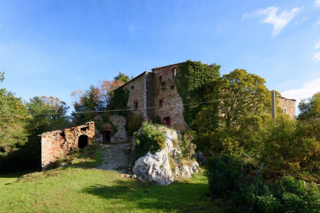 A Tuscan Crown: Castello di Fosini’s Timeless Reign Over 2,000 Hectares of Wild Beauty
