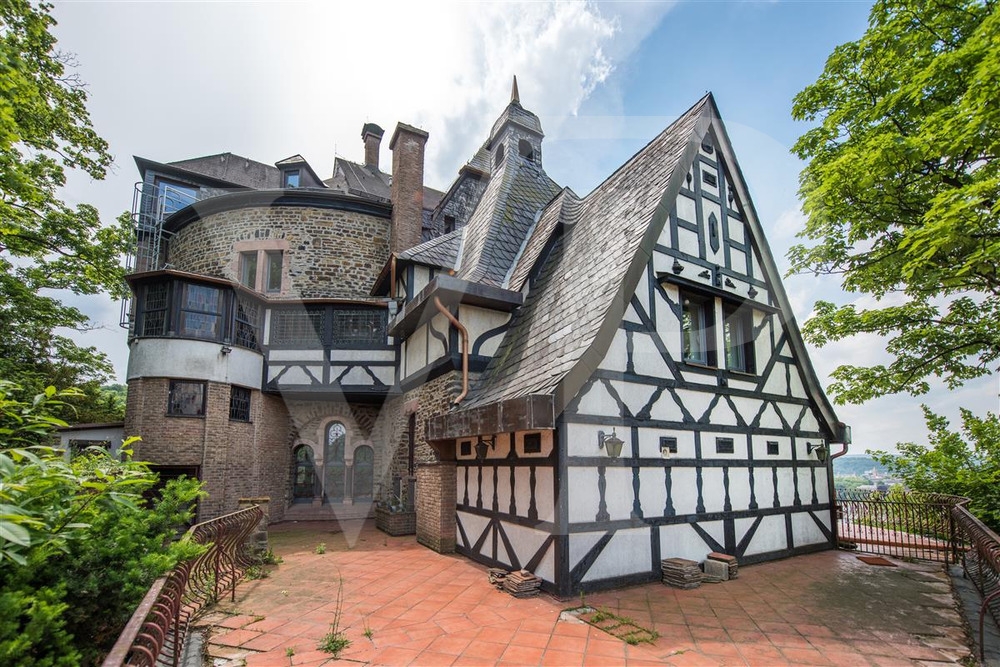 Rheinberg - Castle-like house for sale Germany