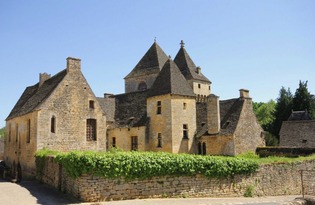 Saint-geniès Castle France for sale